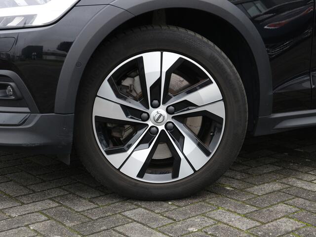 Volvo V60 CROSS COUNTRY 2.0 B5 AWD Pro NAVI ADAP CRUISE