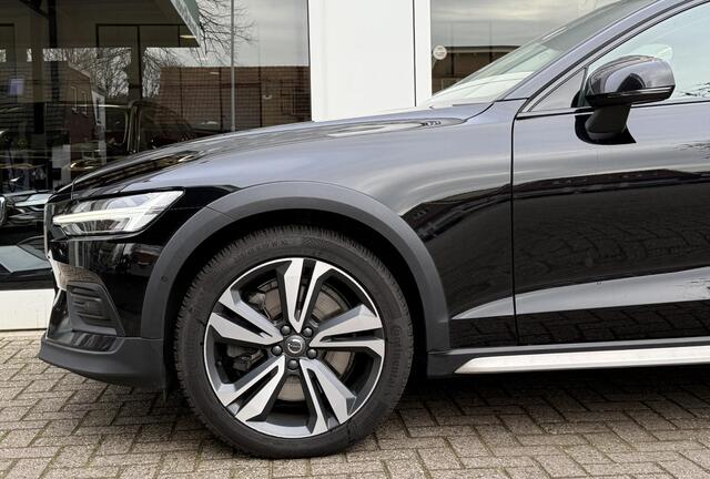 Volvo V60 CROSS COUNTRY 2.0 B5 AWD |360° Camera|HarmanKardon|Leder|