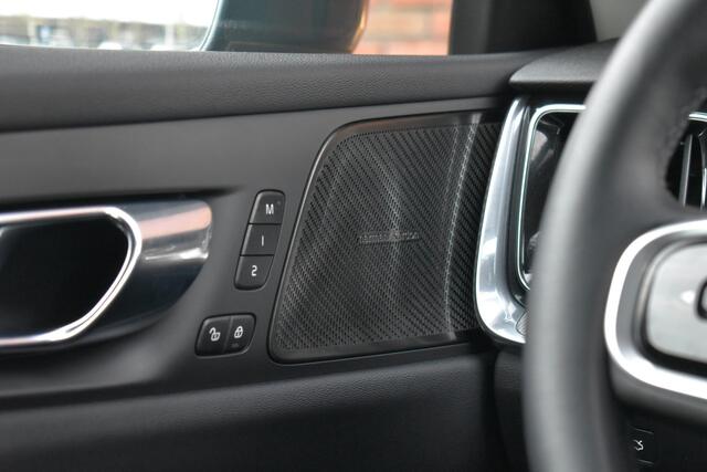 Volvo V60 CROSS COUNTRY B5 265PK AWD Plus | Styling Kit | 20'' | 360 Camera | Harman/Kardon | Trekhaak |