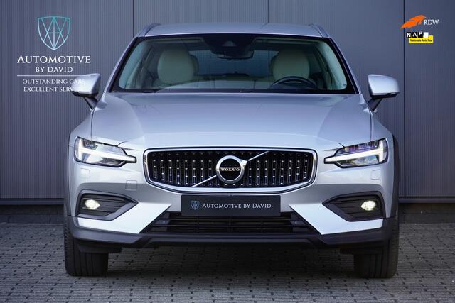 Volvo V60 CROSS COUNTRY 2.0 T5 250 PK AWD PRO AUTOMAAT / TREKHAAK / LEDER / APPLE CARPLAY / DAB / LEDER / 1e EIGENAAR / BTW AUTO / HARMAN KARDON