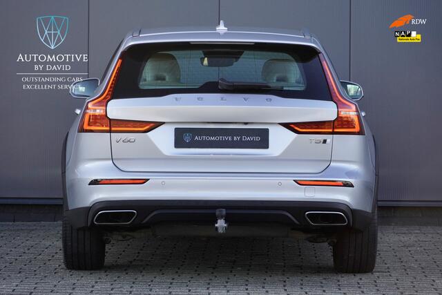 Volvo V60 CROSS COUNTRY 2.0 T5 250 PK AWD PRO AUTOMAAT / TREKHAAK / LEDER / APPLE CARPLAY / DAB / LEDER / 1e EIGENAAR / BTW AUTO / HARMAN KARDON