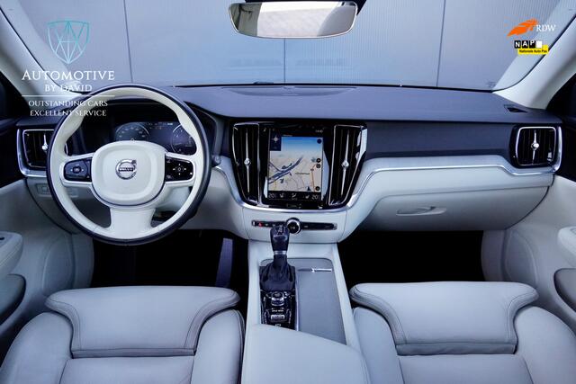 Volvo V60 CROSS COUNTRY 2.0 T5 250 PK AWD PRO AUTOMAAT / TREKHAAK / LEDER / APPLE CARPLAY / DAB / LEDER / 1e EIGENAAR / BTW AUTO / HARMAN KARDON