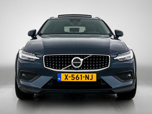Volvo V60 CROSS COUNTRY 2.0 B5 AWD Ultimate | Leder | Panorama dak |