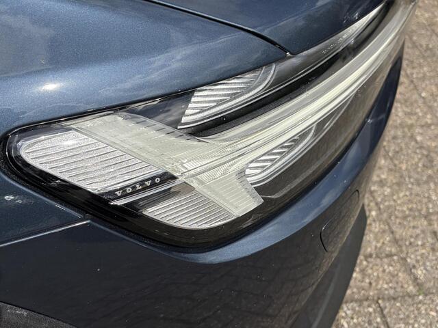 Volvo V60 CROSS COUNTRY 2.0 D4 AWD Intro Edition / Polestar-Engineered / Automaat / NL-Auto / Dealer-Onderhouden / Vol-Leder / Stoelverwarming V+A / Stuurverwarming / Adaptieve Cruise-Control / Elektr.-Wegklapbare Trekhaak / Keyless / Elektr.-Achterklep / Dodehoek-Detectie / App