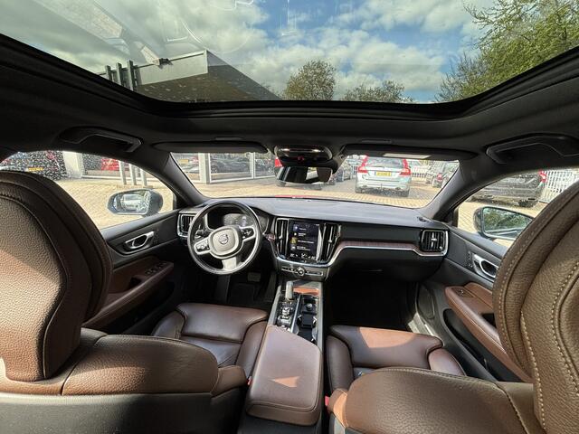 Volvo V60 CROSS COUNTRY 2.0 B5 AWD Pro Panorama dak Keyless On call