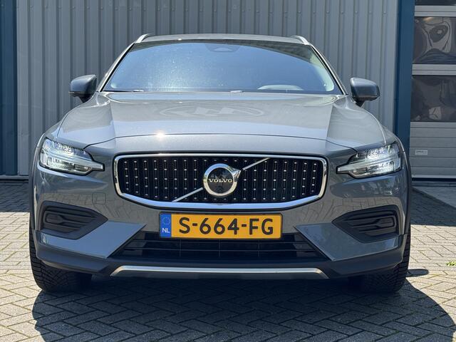 Volvo V60 CROSS COUNTRY 2.0 B5 AWD Keyless /12mnd Garantie / Leder / 20'' Harman K./ Apple / 4NW Banden / Adaptive / Str verw / Org NL