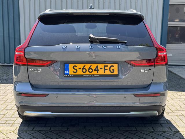Volvo V60 CROSS COUNTRY 2.0 B5 AWD Keyless /12mnd Garantie / Leder / 20'' Harman K./ Apple / 4NW Banden / Adaptive / Str verw / Org NL
