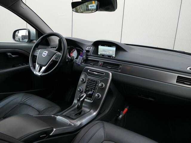 Volvo V70 T4 AUT Polar 12 MND garantie Navi / Xenon / Trekhaak / Bluetooth