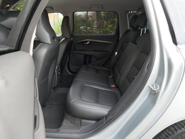 Volvo V70 T4 AUT Polar 12 MND garantie Navi / Xenon / Trekhaak / Bluetooth