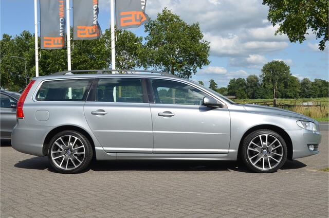 Volvo V70 2.0 D3 Polar+ Leer | Xenon | PDC | Stoelverwarming | Trekhaak | Voorruitverwarming | Automaat