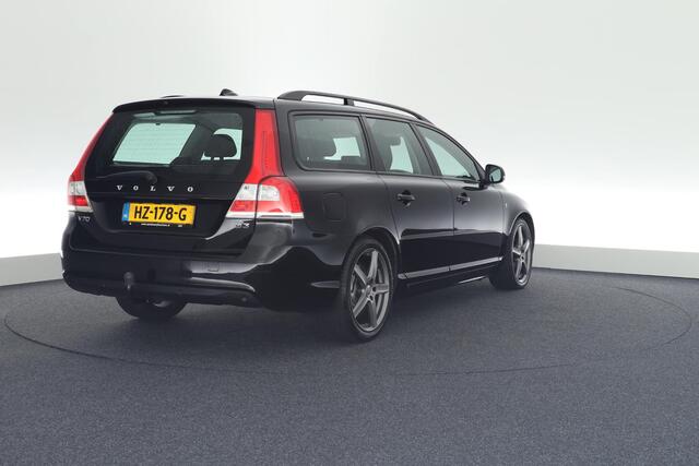 Volvo V70 2.0 D3 Dynamic Edition 150pk Leder Xenon Navigatie Trekhaak Sportstoelen Stoelverwarming