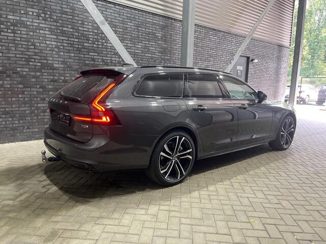 Volvo V90 T8 Plug-in hybrid Ultra Dark | Luchtvering | Bowers&Wilkins | Trekhaak | Panoramadak | Head-Up | 360 Camera | 20 Inch