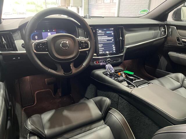 Volvo V90 T8 Plug-in hybrid Ultra Dark | Luchtvering | Bowers&Wilkins | Trekhaak | Panoramadak | Head-Up | 360 Camera | 20 Inch