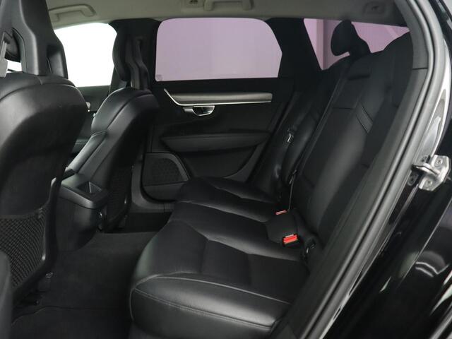 Volvo V90 2.0 D3 Momentum | Leder | Stoelverwarming | Carplay | Adaptive cruise | Navigatie | 20'' | Dodehoek detectie | Full LED | Parkeerhulp | Digital Cockpit