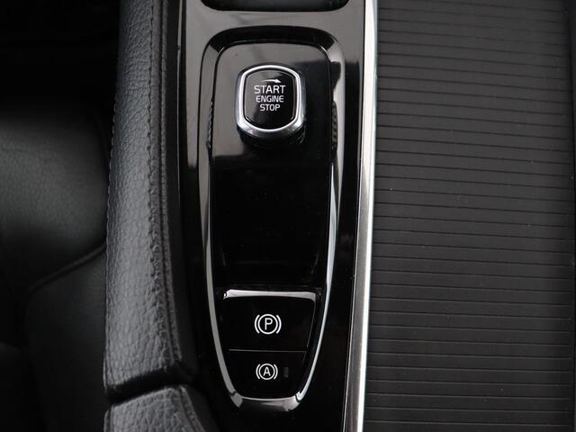 Volvo V90 2.0 D3 Momentum | Leder | Stoelverwarming | Carplay | Adaptive cruise | Navigatie | 20'' | Dodehoek detectie | Full LED | Parkeerhulp | Digital Cockpit