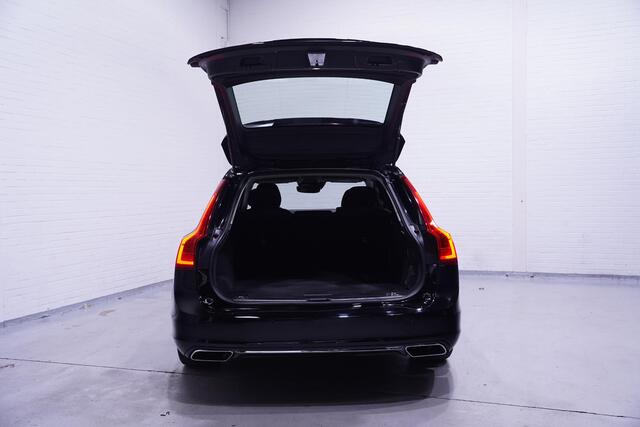 Volvo V90 2.0 T8 AWD Momentum Navi Stuur- en stoelverwarming Led koplampen Adaptive cruise 2100 kg trekgewicht