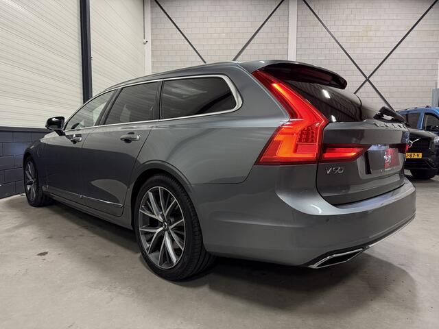 Volvo V90 T8 AWD Inscription OSMIUM-GREY/PANO/HEAD-UP/360CAMERA/MASSAGE+VENTILATIE/2X-MEMORY/CRYSTAL-POOK/ACC/PILOT-ASSIST/19"LMV/PRIVACY/NET OH BEURT GEHAD BIJ VOLVO