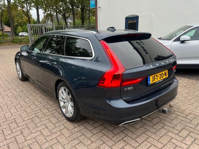 Volvo V90 T8 Twin Engine Momentum Pro