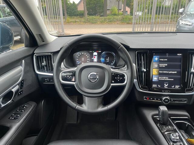 Volvo V90 T8 Twin Engine Momentum Pro