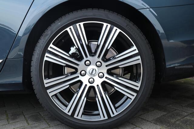 Volvo V90 2.0 T6 Plug-in hybrid AWD Ultra Bright | Luchtvering | B&W Audio | 360-camera | Head-up display | Schuif/kanteldak