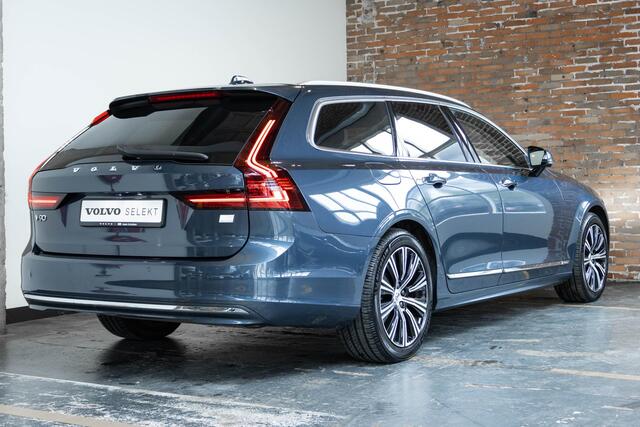 Volvo V90 T8 Automaat AWD Inscription | Panoramadak| Interieur Voorverwarming| Electrisch Bedienbare Voorstoelen| Adaptieve Cruise Control| Blind Spot | Semi Electrische Trekhaak| Alarmklasse 3| Parkeer Camera.