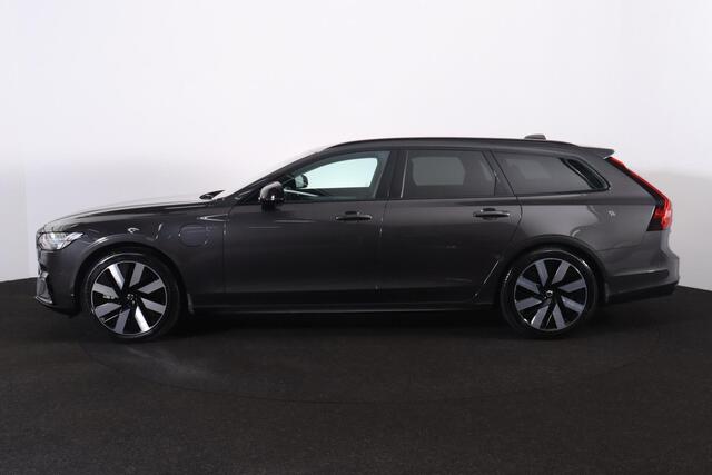 Volvo V90 T6 Recharge AWD Plus Dark - LONG RANGE - IntelliSafe Assist & Surround - 360º Camera - Harman/Kardon audio - Adaptieve LED koplampen - Verwarmde voorstoelen, stuur & achterbank - Parkeersensoren voor & achter - Elektr. bedienb. voorstoelen met geheugen -