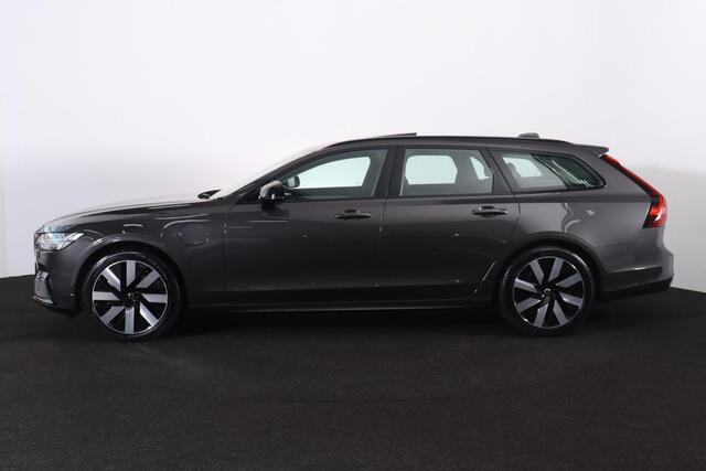 Volvo V90 T8 Recharge AWD Ultra Dark - Panorama/schuifdak - IntelliSafe Assist & Surround - 360º Camera - Harman/Kardon audio - Adaptieve LED koplampen - Verwarmde voorstoelen, stuur & achterbank - Parkeersensoren voor & achter - Elektr. bedienb. voorstoelen met ge