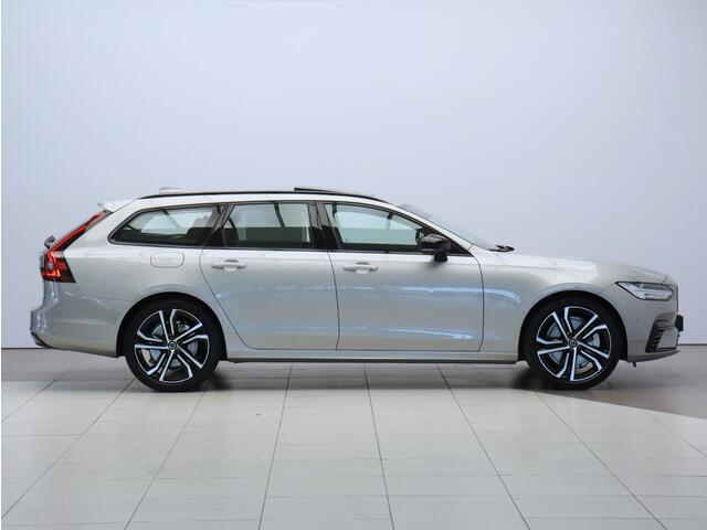 Volvo V90 T6 AWD Recharge Plus Dark / Panoramisch Dak / Luchtvering / 20" / 360 camera / Alarm