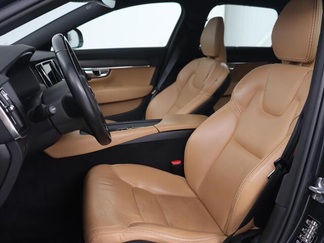 Volvo V90 Cross Country 2.0 T5 AWD | Leder | Trekhaak | Stoelverwarming | Adaptive cruise | Camera | Carplay | 19'' | Navigatie | DAB | Digital Cockpit