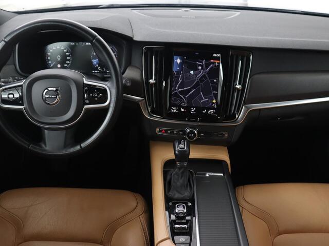 Volvo V90 Cross Country 2.0 T5 AWD | Leder | Trekhaak | Stoelverwarming | Adaptive cruise | Camera | Carplay | 19'' | Navigatie | DAB | Digital Cockpit