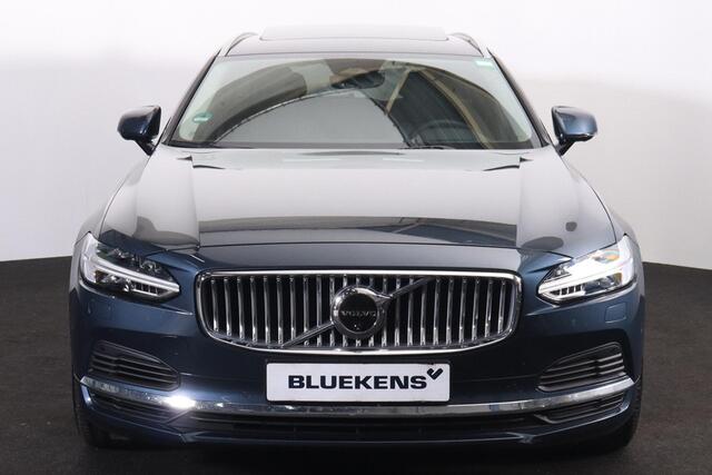 Volvo V90 T8 Recharge AWD Ultra Dark - Panorama/schuifdak - IntelliSafe Assist & Surround - 360º Camera - Harman/Kardon audio - Adaptieve LED koplampen - Verwarmde voorstoelen, stuur & achterbank - Parkeersensoren voor & achter - Elektr. bedienb. voorstoelen met ge