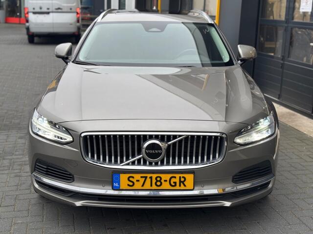 Volvo V90 T8 AWD Inscription Plug-in Hybrid 390 pk Trekhaak Pano