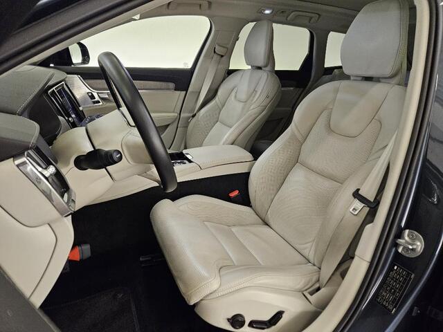 Volvo V90 2.0 T8 Plug-in hybrid AWD Ultimate Dark | 360° Camera | Massage | Luchtvering | Trekhaak | 20"lm velgen | Bowers & Wilkens | Adaptieve cruise | Panoramadak | Gelaagd glas | Geventileerd leer |