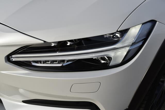 Volvo V90 Cross Country T5 250PK Pro | Carplay | Panodak | Blis | 360 Camera | ACC | Keyless | 20''