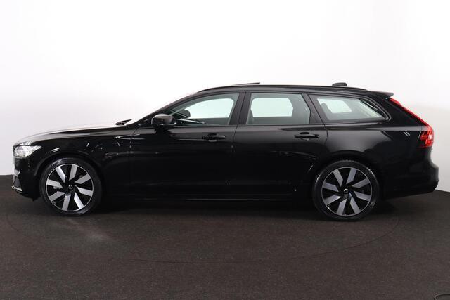 Volvo V90 T6 Recharge AWD Ultra Dark - Panorama/schuifdak - IntelliSafe Assist & Surround - 360º Camera - Harman/Kardon audio - Adaptieve LED koplampen - Verwarmde voorstoelen, stuur & achterbank - Parkeersensoren voor & achter - Elektr. bedienb. voorstoelen met ge