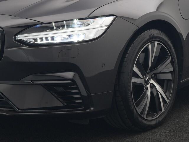 Volvo V90 T6 AWD Ultimate Dark PHEV 350pk Dealer O.H. | Panodak | Head Up | 360 Camera | Adaptive Cruise | Harman / Kardon | Lederen Sportstoelen Memory & Ventilatie | Keyless | Stoelen & Stuur Verwarmd | Apple Carplay | Virtual | DAB | Plug In Hybrid