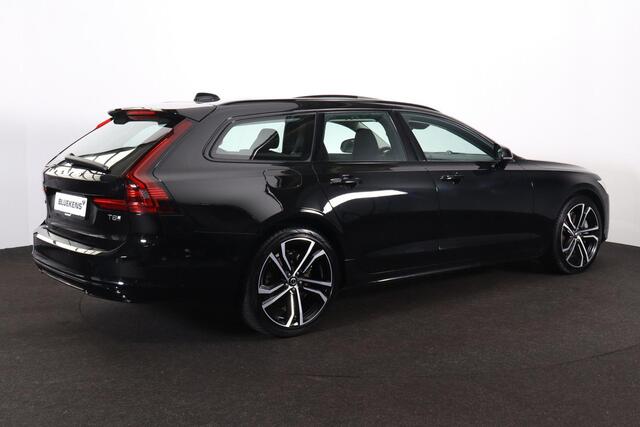 Volvo V90 T8 Recharge AWD Ultra Dark - Luchtvering - Panorama/schuifdak - IntelliSafe Assist & Surround - 360º Camera - Bowers & Wilkins audio - Adaptieve LED koplampen - Verwarmde voorstoelen, stuur & achterbank - Parkeersensoren voor & achter - Elektr. bedienb. v
