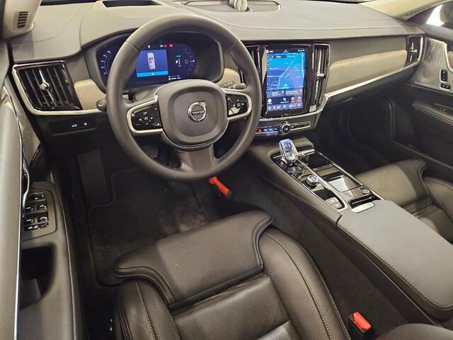 Volvo V90 2.0 T8 Plug-in hybrid AWD Ultra Dark | Gelaagd glas | Trekhaak | Luchtvering | Bowers & Wilkins | Massage | Stoel Koeling | 360° Camera | Adaptieve cruise | Stoel/stuur verwarming |