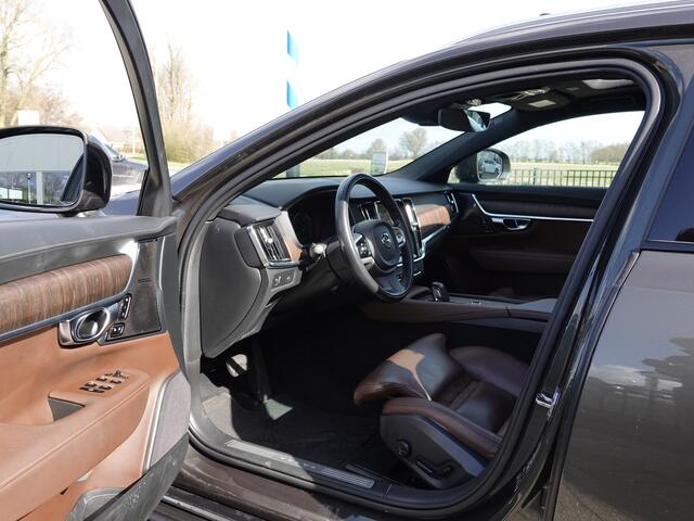 Volvo V90 Cross Country 2.0 B5 AWD Pro 250PK PANO | VOL LEER | TREKH. | 360° | HK-AUDIO