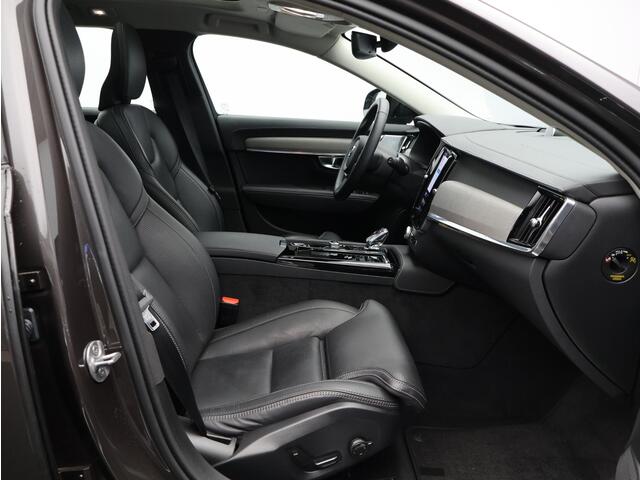 Volvo V90 2.0 T8 Plug-in hybrid AWD Ultra Dark / Trekhaak / B&W Audio / Stoelventilatie+Massage / Head-Up Display / 360 Camera / Gelamineerd Glas / Elektrische Stoelen /