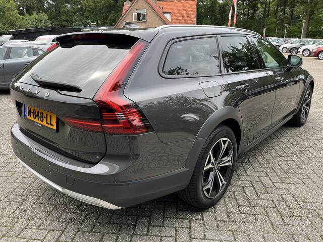 Volvo V90 Cross Country 2.0 B5 250pk AWD Pro Trekhaak 1e Eign. Dealer Onderhouden