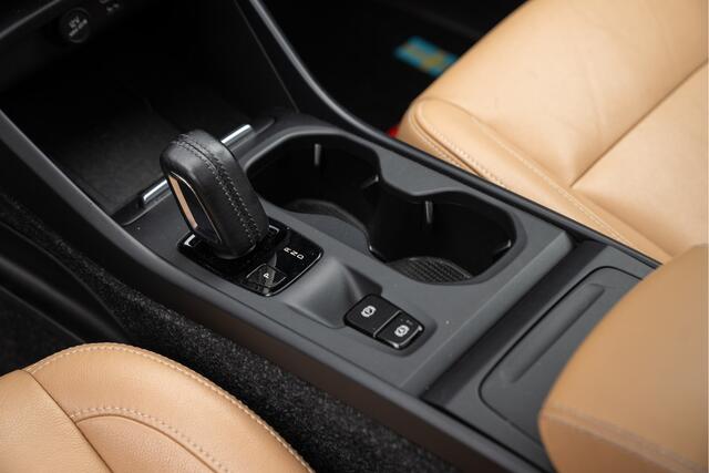 Volvo XC40 2.0 T4 AWD R-Design | Pano | Memory | Leder | Harman Kardon | Adapt Demping | Virtual | ACC | Lane & Side Assis