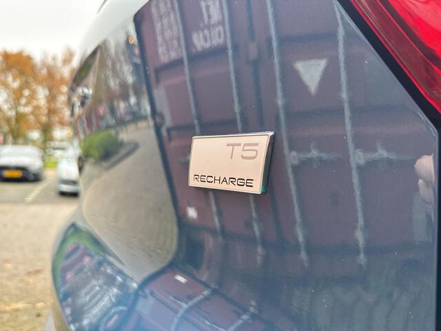 Volvo XC40 T5 262PK Plug-in hybrid Ultimate Dark | 360 Camera | 20" | Panoramadak |