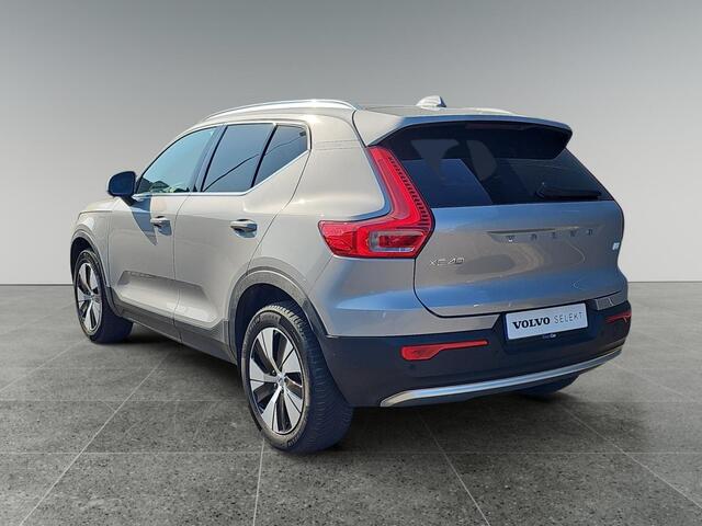 Volvo XC40 1.5 T4 Plug-in hybrid Ultimate Bright | Panormadak | Stoelverwarming | Elektrisch verstelbare voorstoelen | Harman/Kardon |