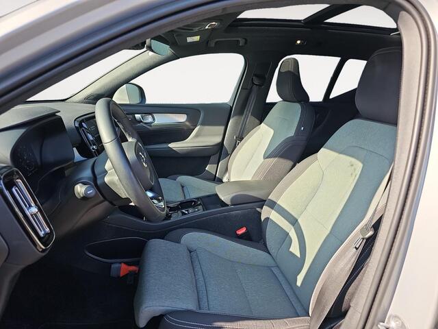 Volvo XC40 1.5 T4 Plug-in hybrid Ultimate Bright | Panormadak | Stoelverwarming | Elektrisch verstelbare voorstoelen | Harman/Kardon |