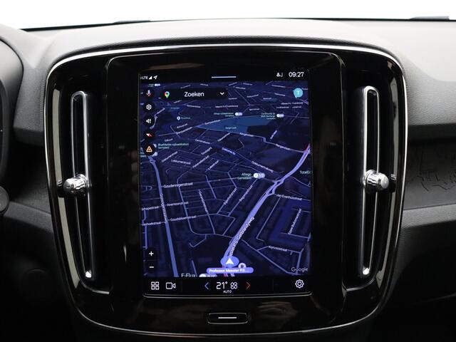 Volvo XC40 Recharge Core 70 kWh / El. Trekhaak / Metallic Lak / Zitting Verlenging / 19'' + All Season banden / PDC + Camera / Lane Keeping Aid /