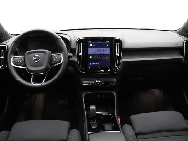 Volvo XC40 Recharge Core 70 kWh / El. Trekhaak / Metallic Lak / Zitting Verlenging / 19'' + All Season banden / PDC + Camera / Lane Keeping Aid /