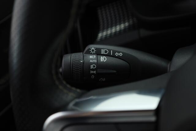 Volvo XC40 1.5 T4 Recharge R-Design | Pano | 360cam | Harman Kardon | 4x Stoelverw. | Pilot Assist