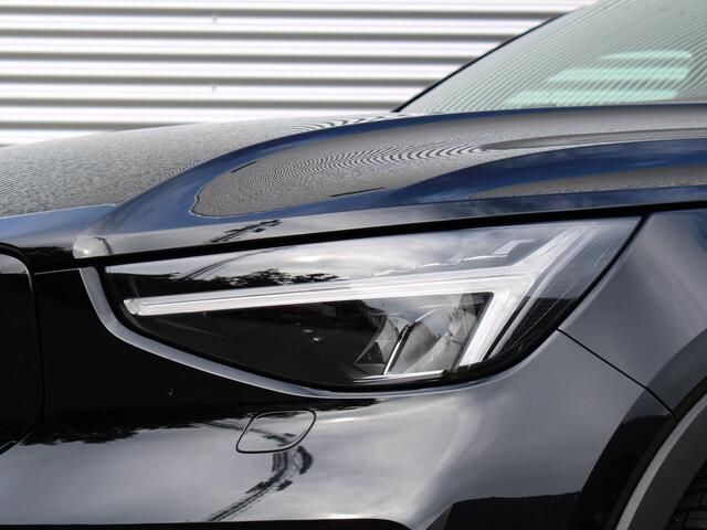 Volvo XC40 Single Motor Extended Range Plus Automaat / Microtech Nubuck bekleding / Trekhaak / All seasonbanden