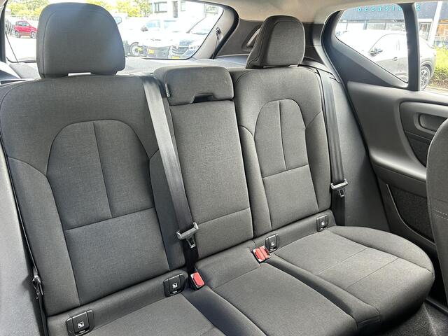 Volvo XC40 1.5 T2 Momentum | Trekhaak | El.achterklep | Stoelverwarming | Apple Carplay | Prijs is rijklaar